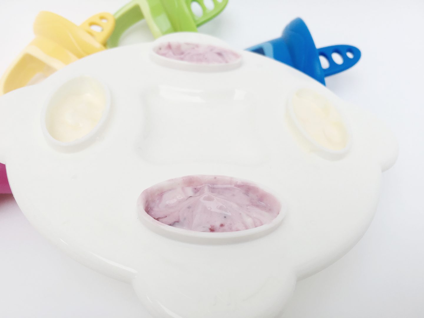 frozen yoghurt popsicles - unicorns & fairytales