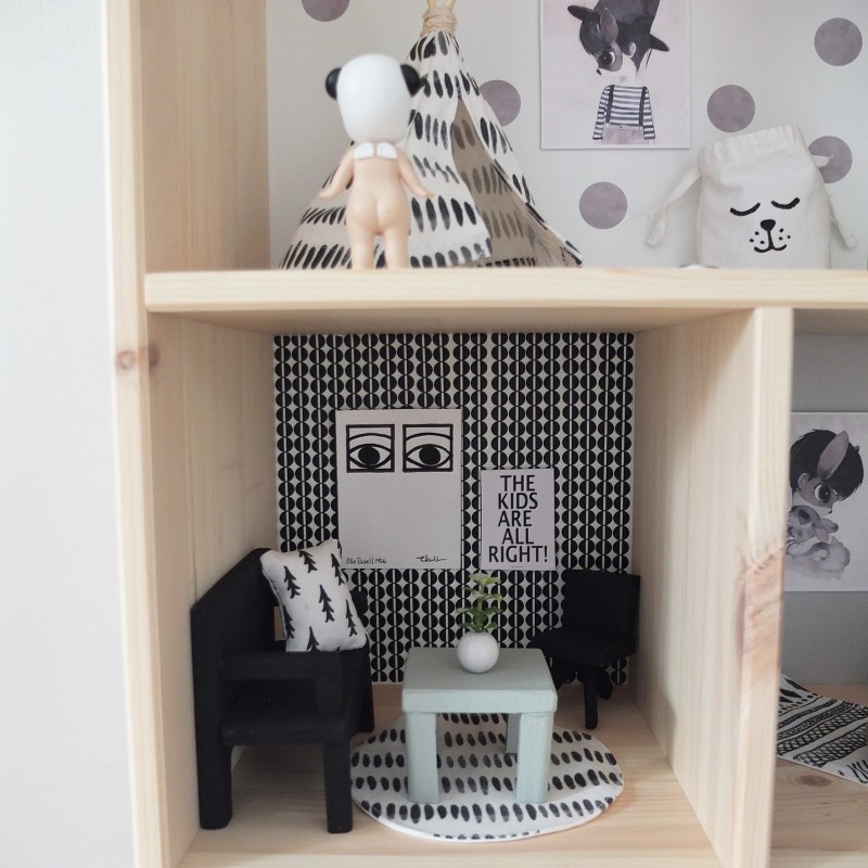 Photo No2 - DIY / IKEA dollhouse pimpen