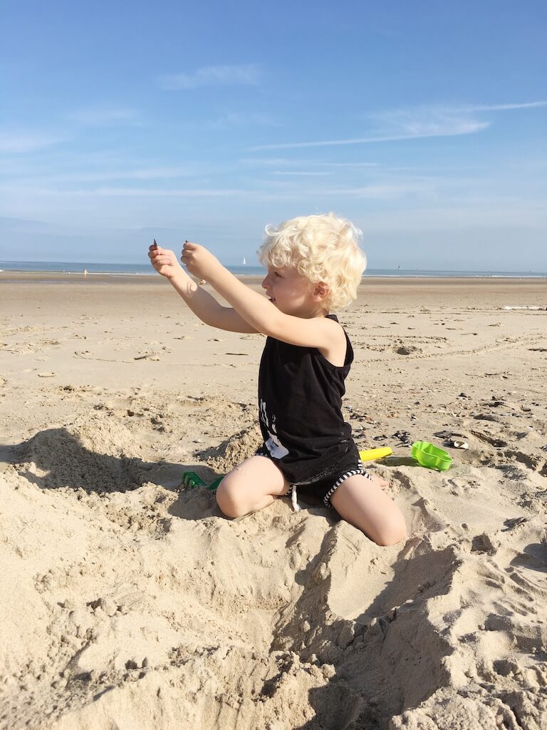 strandspelletjes en activiteiten op het strand - unicorns & fairytales