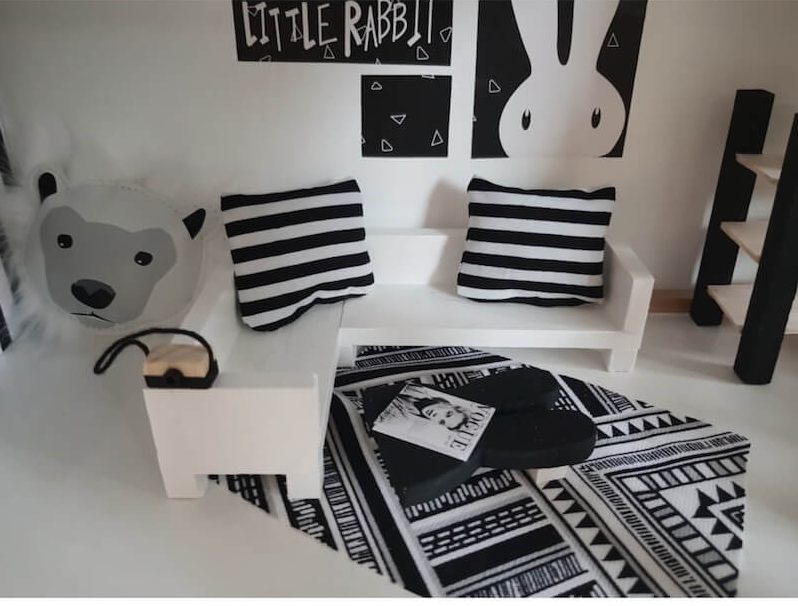 monochrome poppenhuis - unicorns & fairytales