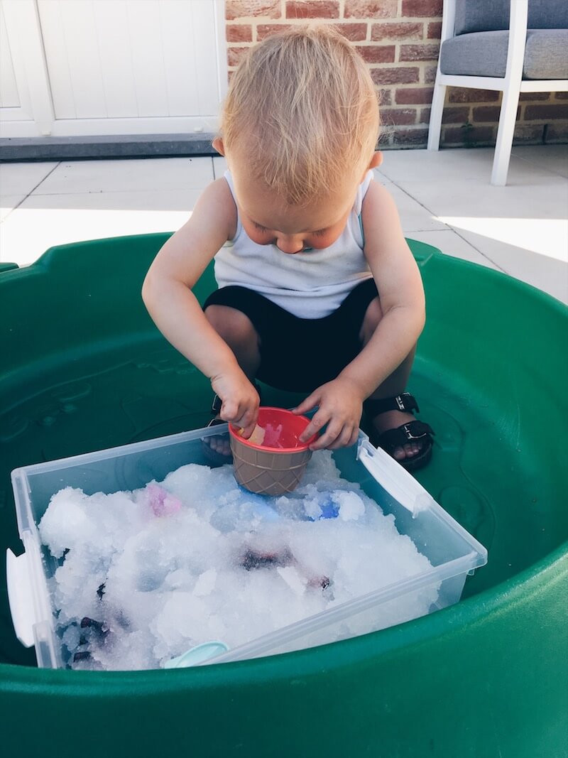 ontdekdoos sensory bin - unicorns & fairytales