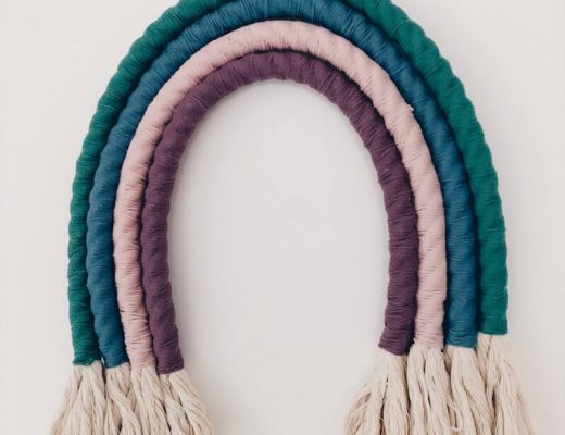 DIY macramé regenboog wandhanger maken