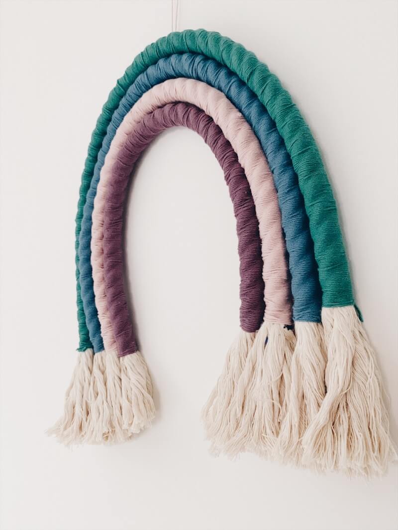 DIY macramé regenboog wandhanger maken