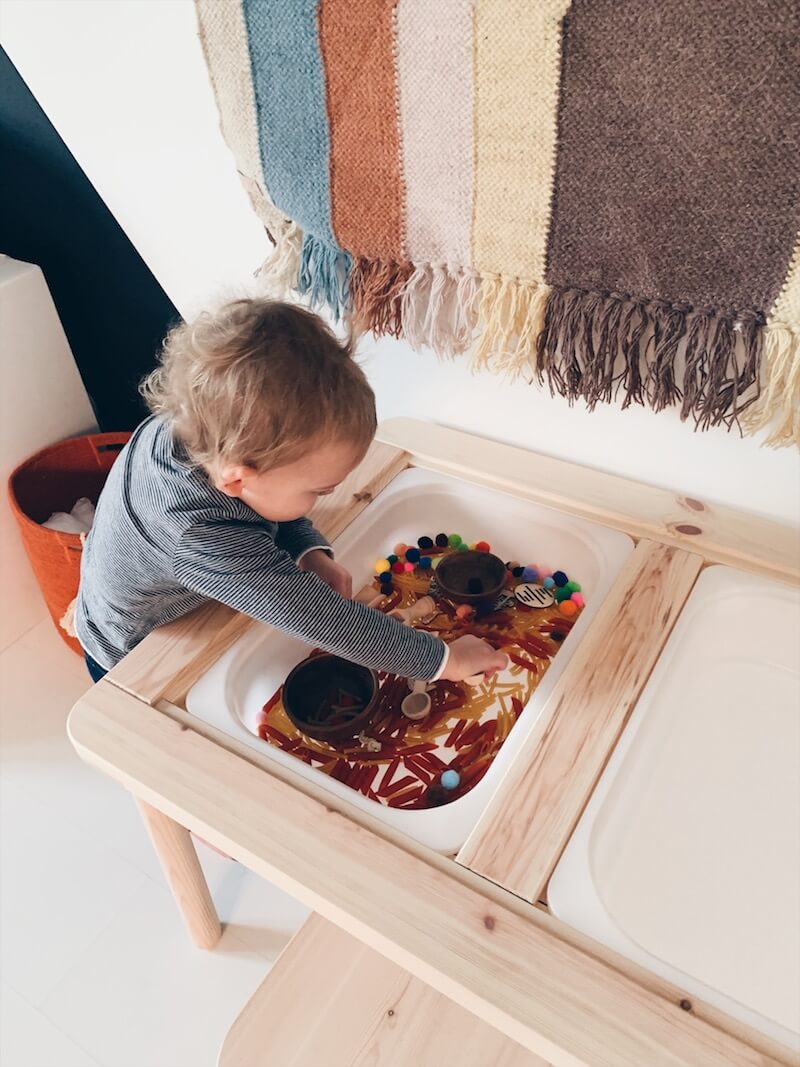 sensory tafel - tafel voor sensopatisch spel - unicorns & fairytales