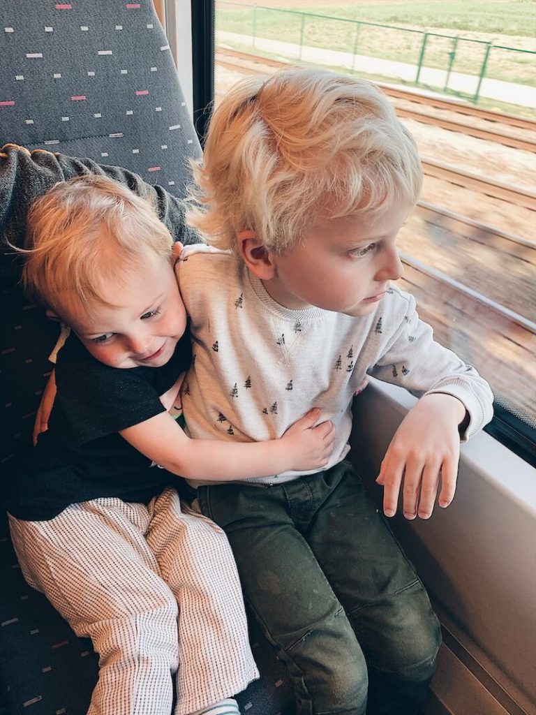 goedkoop met de trein naar zee happy trip - unicorns & fairytales