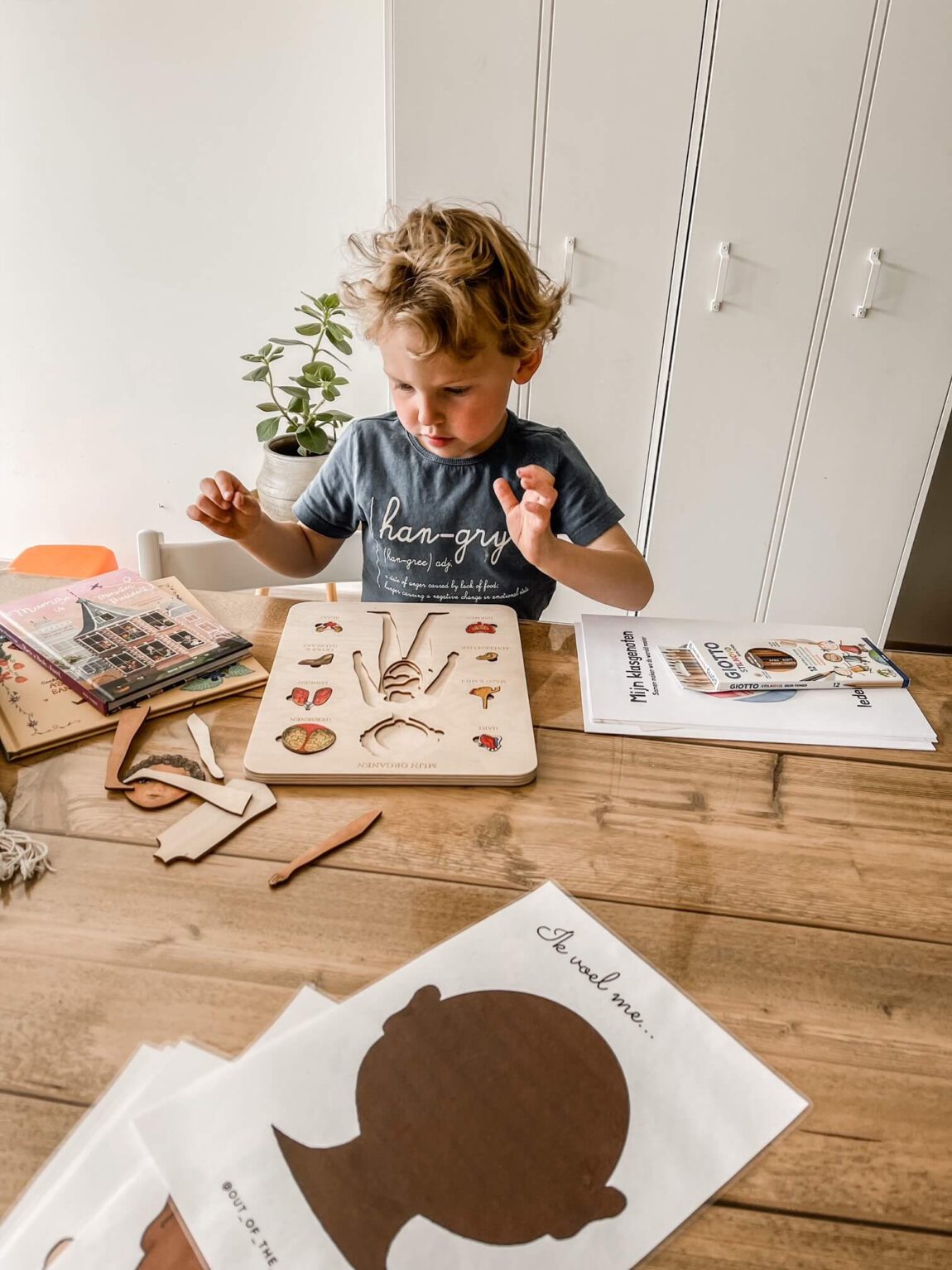 huidskleur potloden en printables rond diversiteit - unicorns & fairytales