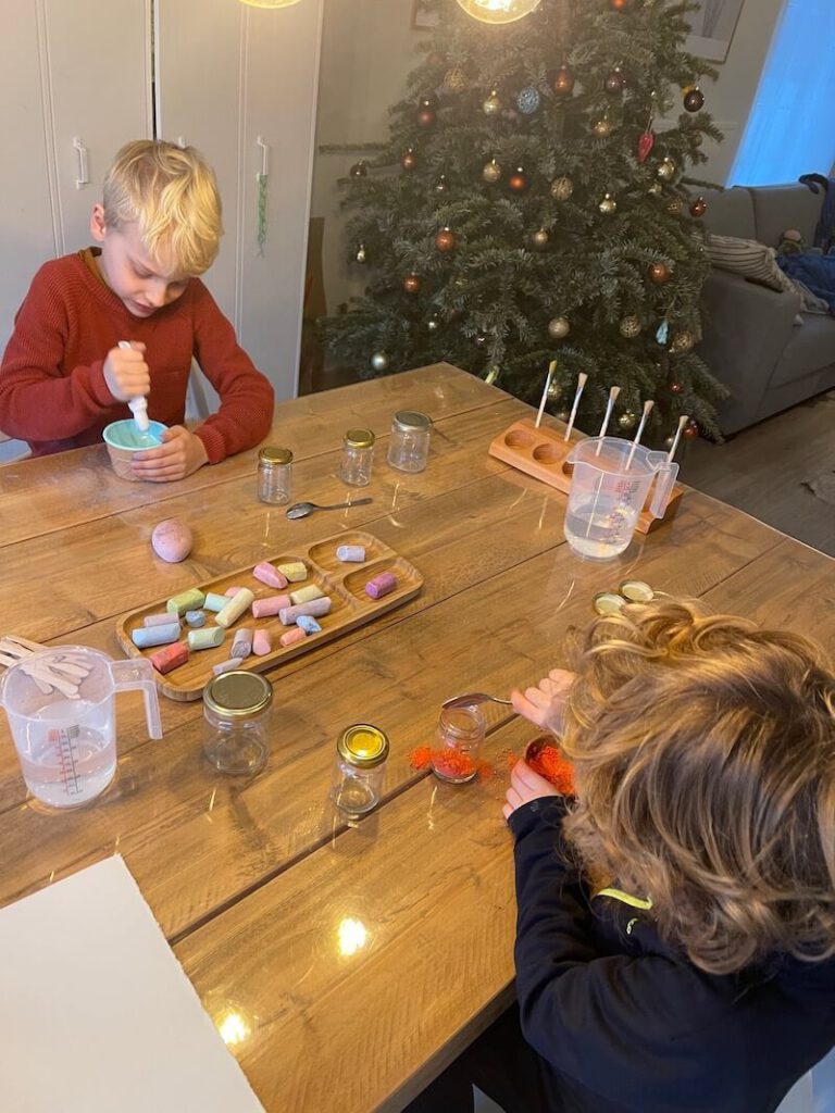 zelf waterverf maken met stoepkrijt - unicorns & fairytales