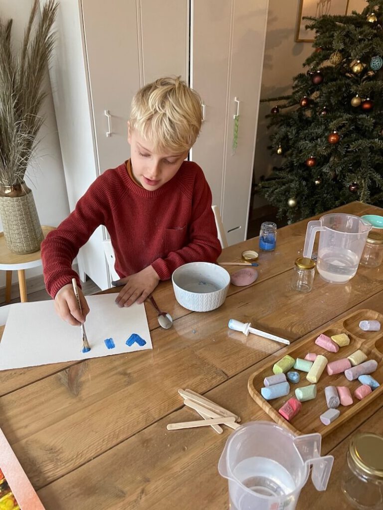 zelf waterverf maken met stoepkrijt - unicorns & fairytales